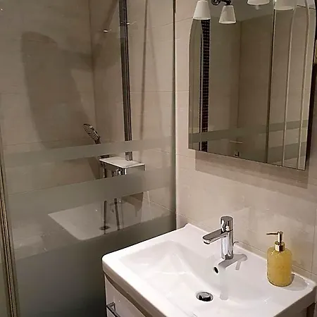Luxusappartement Mitten In Neueroeffnung ! Apart Otel